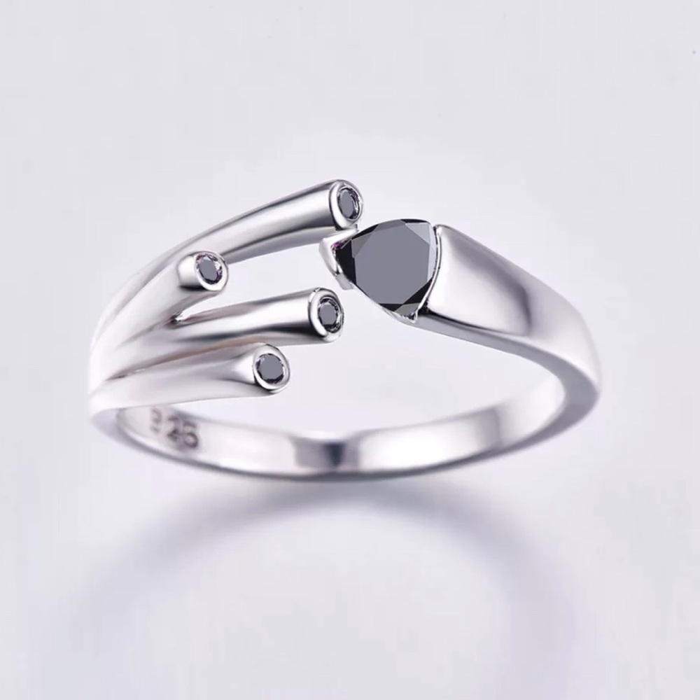 Ring - Picture 5 of 6